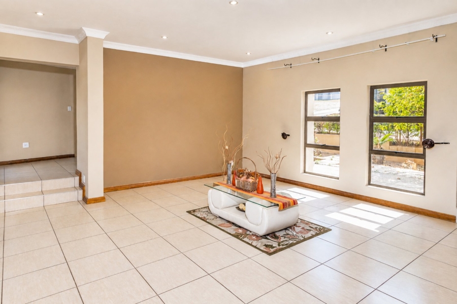 4 Bedroom Property for Sale in Kosmos Ridge North West